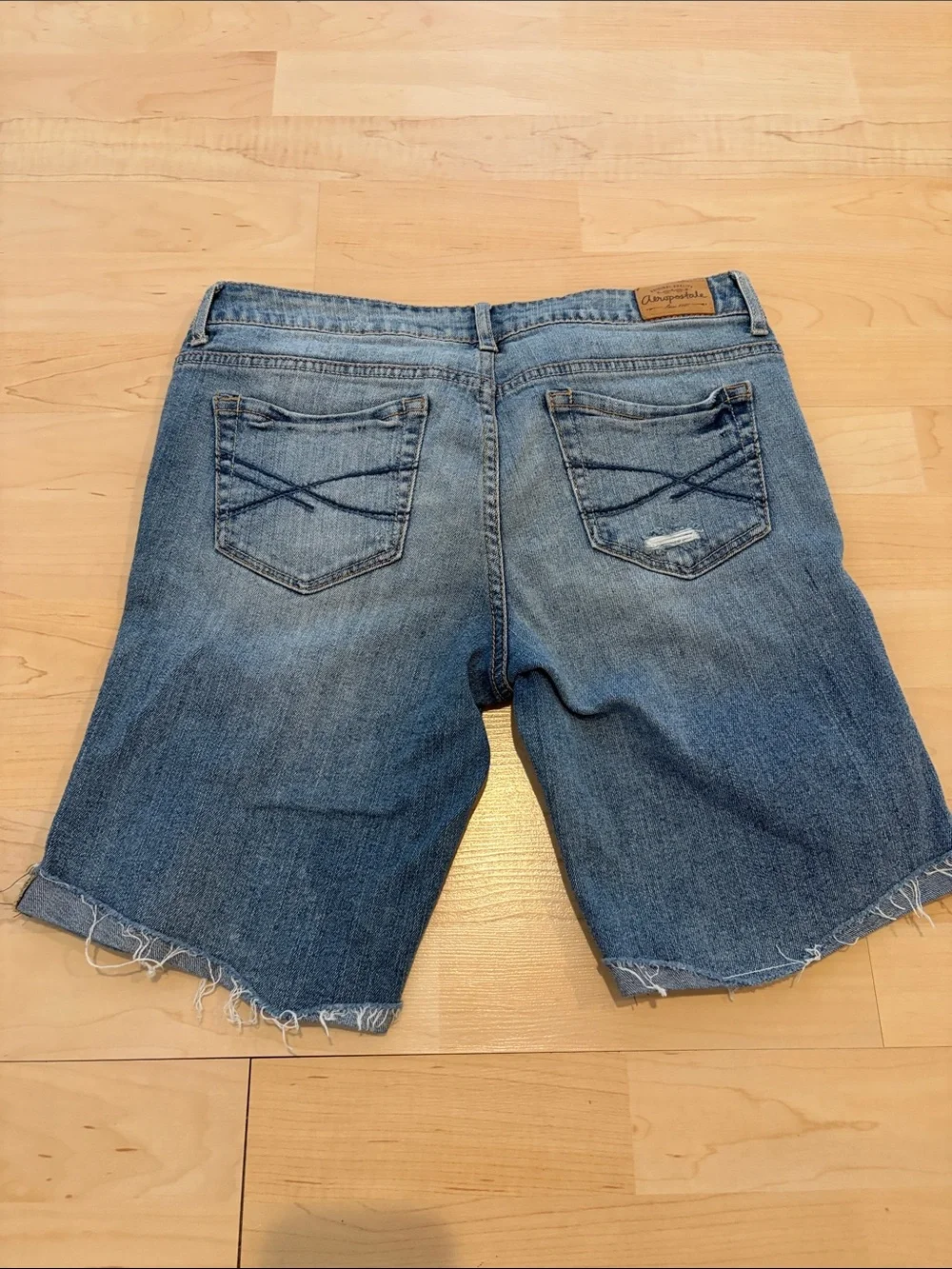 Aeropostale Distressed Low Rise Denim Bermuda Shorts Size 6 Raw Hem Y2K
